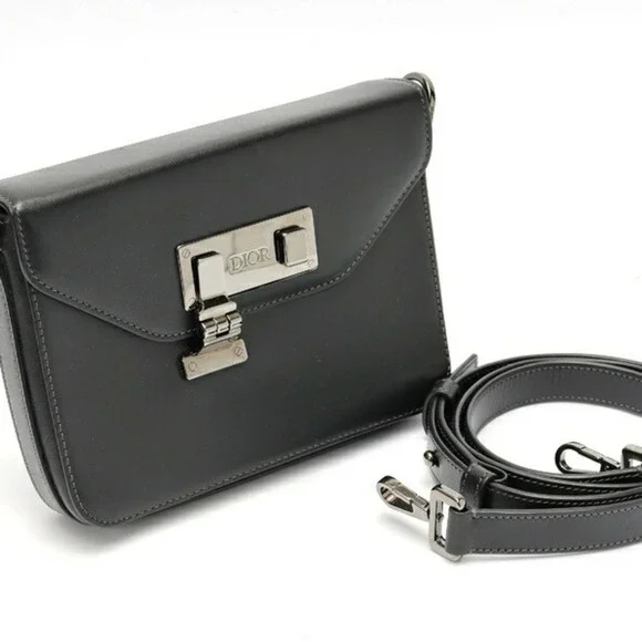 CHRISTIAN DIOR Black Leather Shoulder Bag - Picture 9 of 9